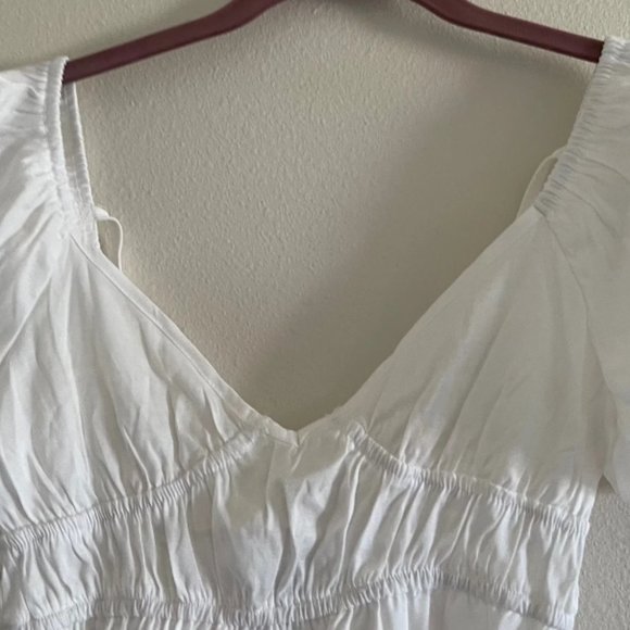 SHEIN XS White dress perfect for graduation wedding pictures - Picture 3 of 3